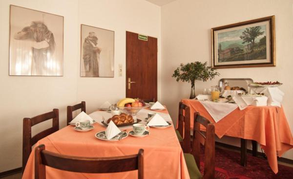 Hotel Corona Frankfurt am Main Rum bild